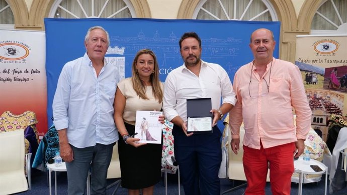 Presentación del libro 'Manzanares: 50 años, 50 miradas', en el Patio de Luces.
