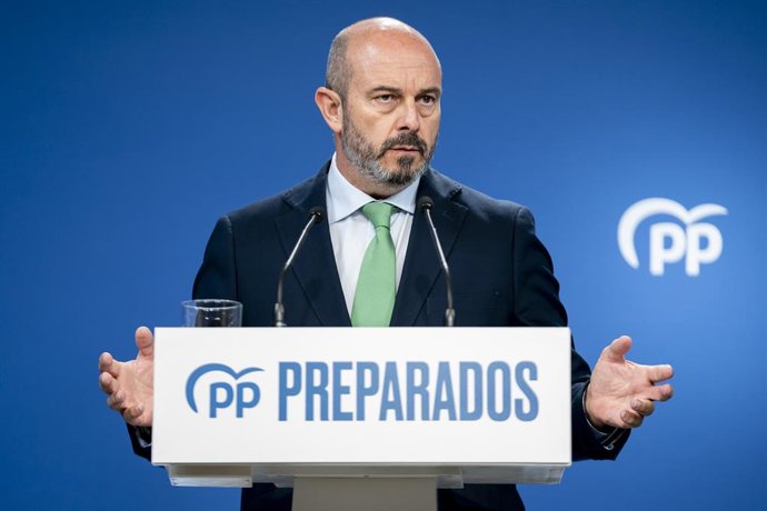 Archivo - El sotssecretari nacional de Coordinació Autonmica i Local del PP, Pedro Rollán