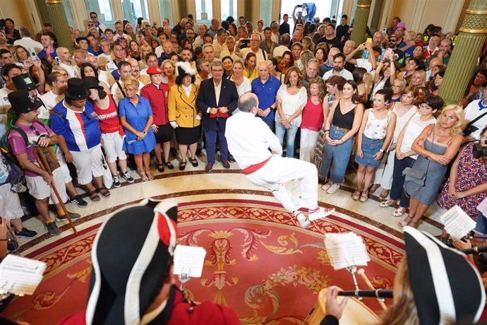 El alcalde de Bilbao, Juan Mari Aburto, preside la recepción institucional con motivo de la Aste Nagusia