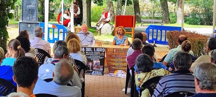 Excelencia literaria y numeroso público en la X edición del Día del Libro de la Villa de Guardo (Palencia)