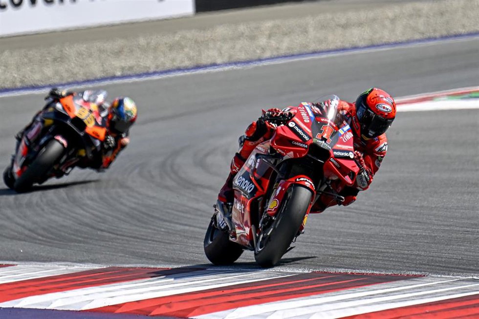 01 BAGNAIA Francesco (ita), Ducati Lenovo Team, Ducati Desmosedici GP23, action action sprint race during the 2023 MotoGP CryptoDATA Motorrad Grand Prix on the Red Bull Ring.