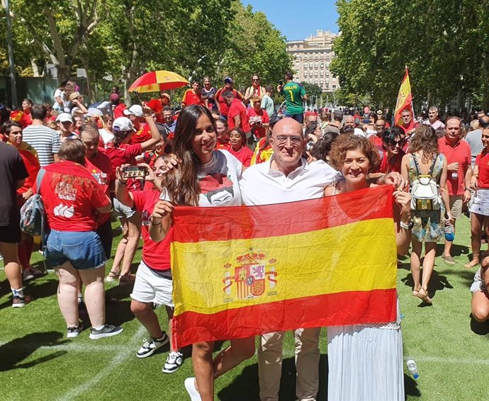 El alcalde de Valladolid, Jesús Julio Carnero, junto a la concejala de Deportes y Participación Ciudadana, Mayte Martínez, y la concejala de Turismo, Eventos y Marca Ciudad, Blanca Jiménez Cuadrillero.
