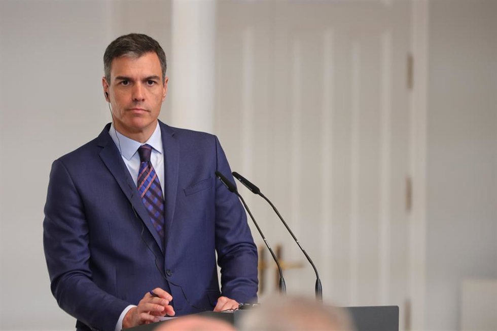 Archivo - El presidente del Gobierno, Pedro Sánchez, en una rueda de prensa
