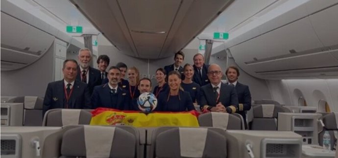 Las campeonas del mundo regresan a España en un avión de Iberia