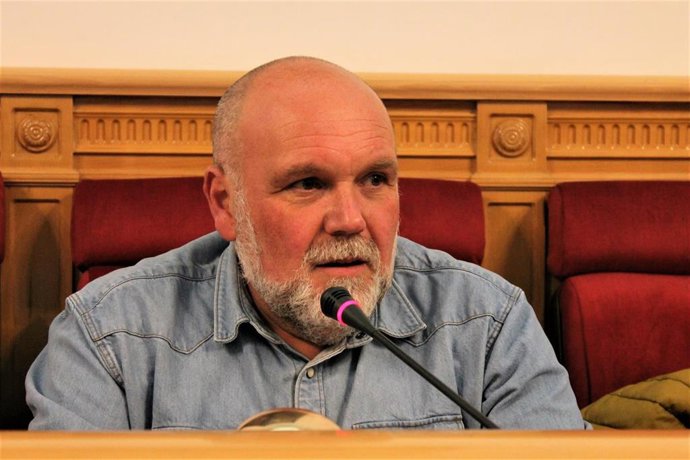 Archivo - IU Toledo pide que el bus y tren turístico dejen la calle Carlos V y se ubiquen ya en Cuesta de Capuchinos y calle Unión