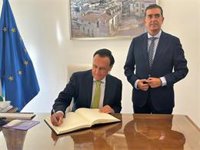 Villamandos señala en Baeza la importancia de la colaboración institucional para potenciar el emprendimiento