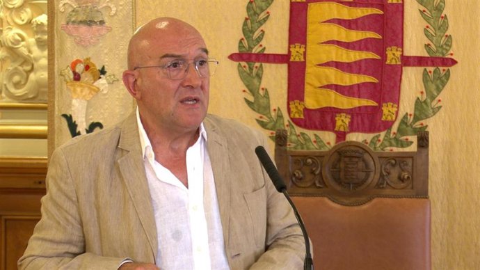 El alcalde de Valladolid, Jesús Julio Carnero.