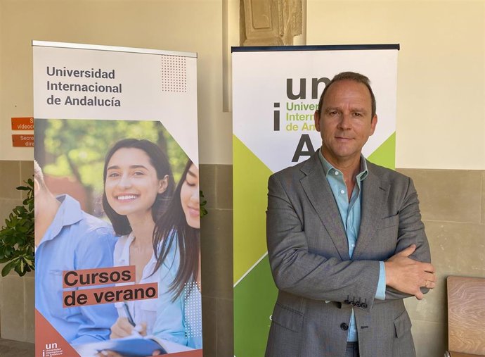 El rector de la Universidad Internacional de Andalucía, José Ignacio García, en la sede Antonio Machado de Baeza (Jaén).
