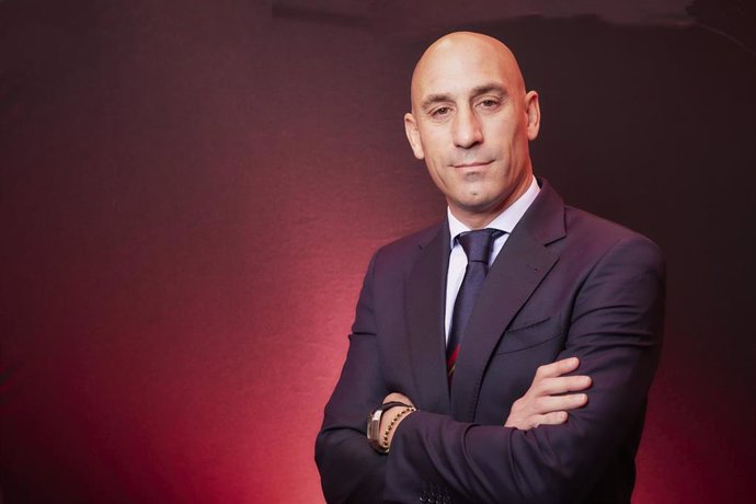 Archivo - El presidente de la Real Federación Española de Fútbol, Luis Rubiales, posa para Europa Press.