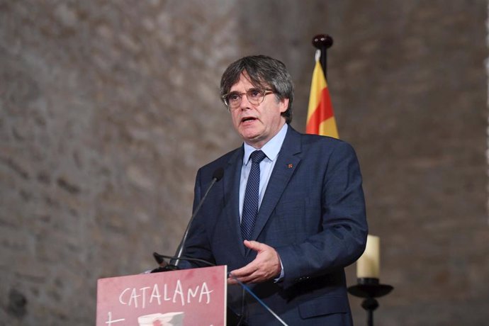 L'expresident de la Generalitat Carles Puigdemont intervé durant l'homenatge al músic Pau Casals als 50 anys de la seva mort en l'exili, en l'Abadia de Sant Miquel de Cuix, a 21 d'agost de 2023, en Codalet (Frana).