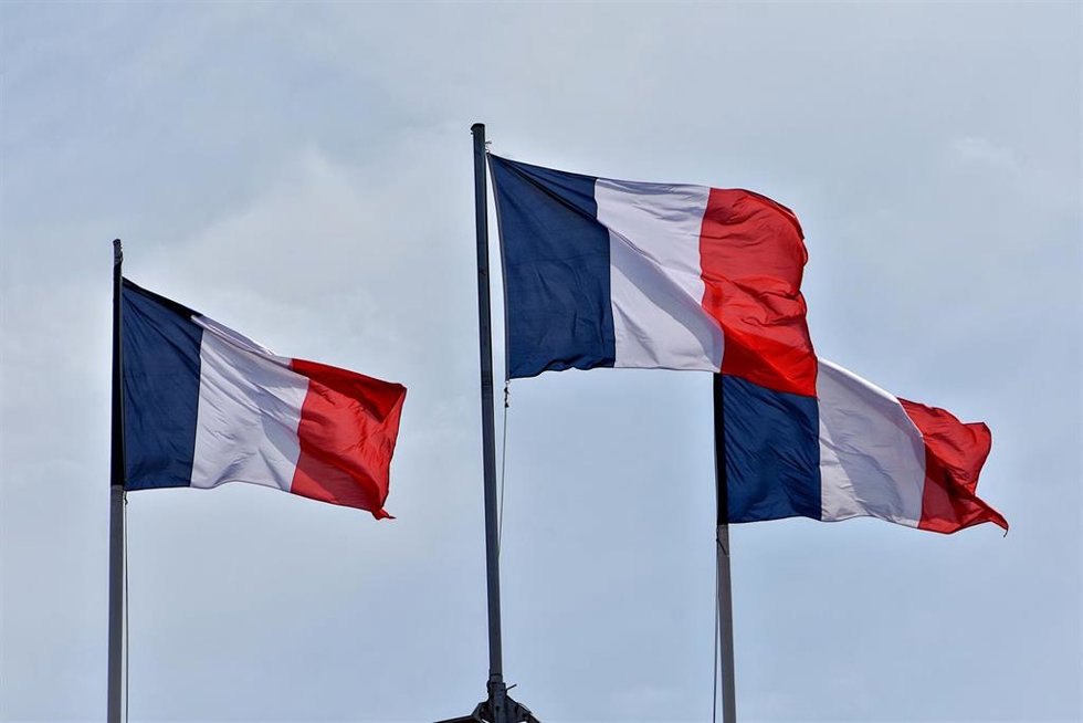 Archivo - Banderas de Francia en Marsella (Archivo)