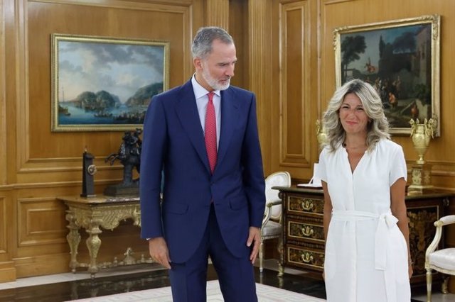 El Rey Felipe con la viceprsidenta Yolanda Díaz, líder de Sumar