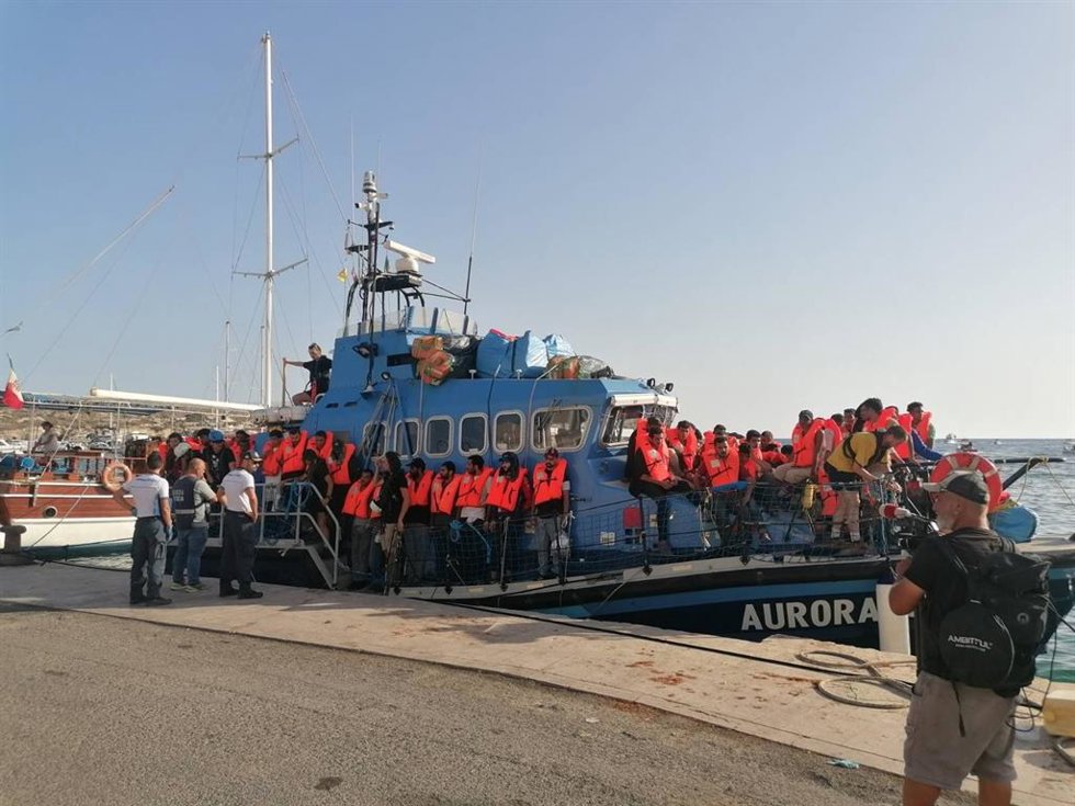 Desembarco de migrantes rescatados por el barco 'Aurora', de la ONG Sea-Watch