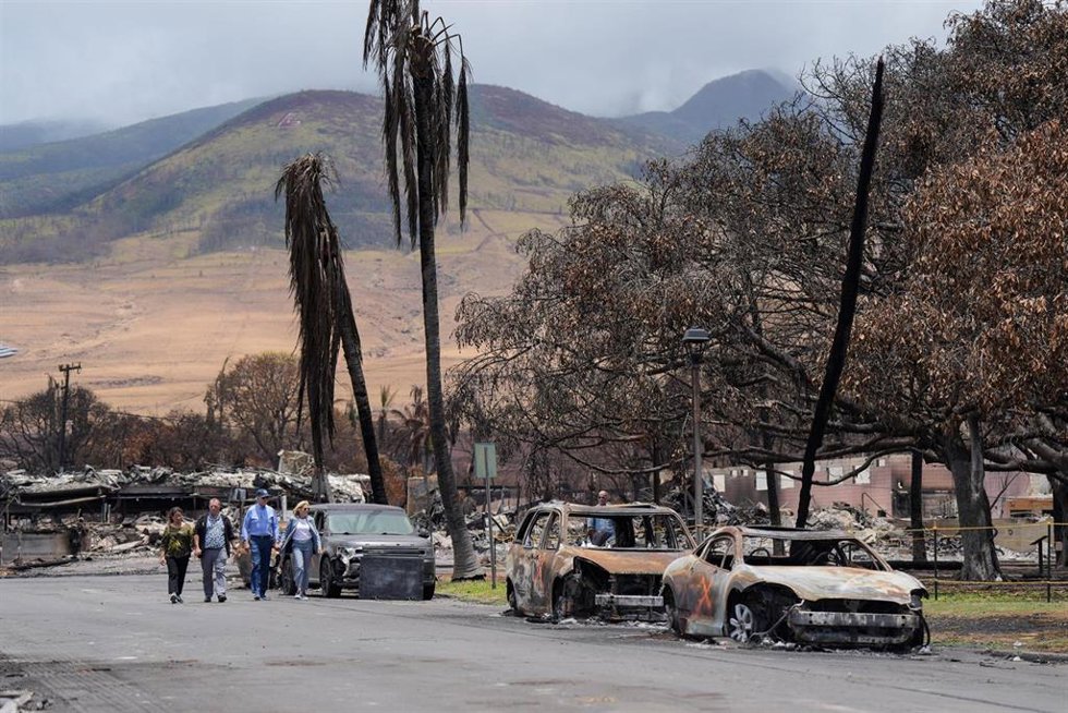El presidente de EEUU, Joe Biden, pasea por Hawái, en su viaje para evaluar lo daños de los graves incendios que han afectado al archipiélago