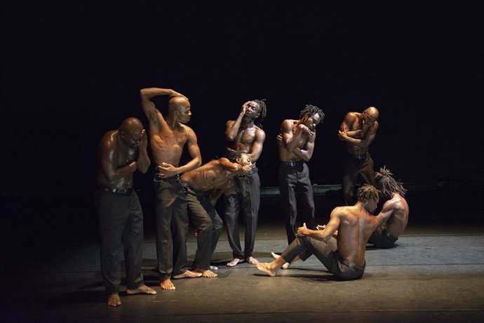 Archivo - El latido rítmico de África resuena en Sagunt con Omma de Josef Nadj