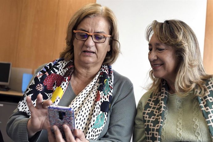 Personas mayores en las actividades de la fundacón la Caixa