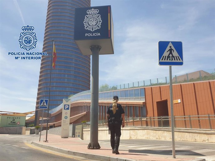 La Policía Nacional Detiene A Un Varón Que Agredía A Mujeres Para Robarles Sus Patinetes