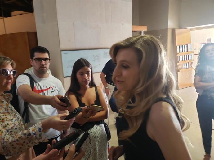 La viceconsejera, en rueda de prensa previa a la inauguración.