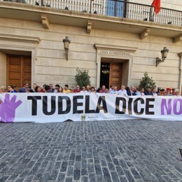 Concentración en Tudela en repulsa por una presunta agresión sexual.
