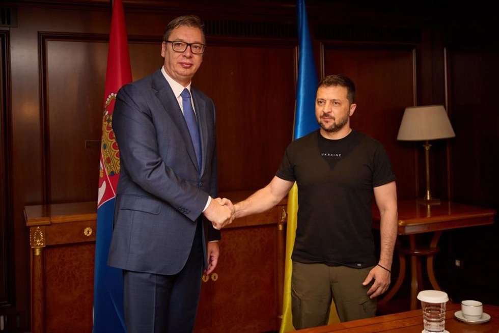 El presidente de Ucrania, Volodimir Zelenski, y su homólogo serbio, Aleksandar Vucic