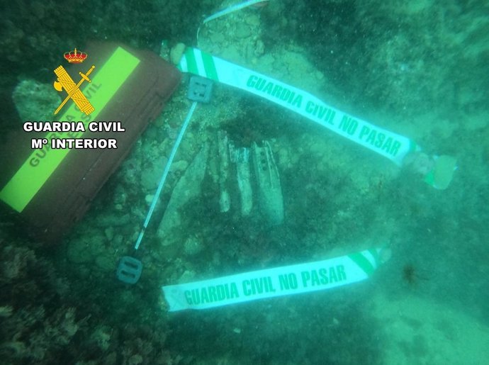 Imagen del proyectil encontrado a 10 metros de profundidad de la costa de Melilla