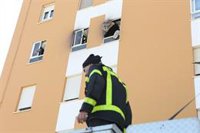 Dos heridos leves en el incendio de una vivienda en la barriada de La Paz de Cádiz