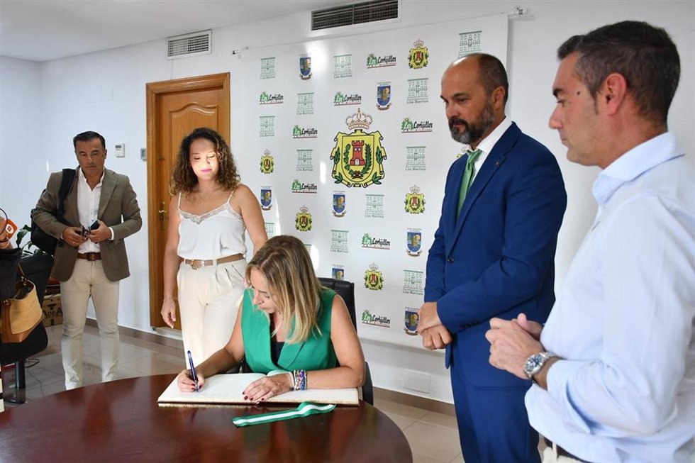 Np Almudena Martínez Confirma Que La Diputación De Cádiz Seguirá Estando Presente En Los Barrios En Este Mandato Corporativo