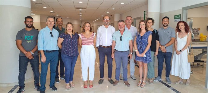 La delegada del Gobierno andaluz en Málaga, Patricia Navarro, durante la visita al nuevo consultorio del municipio malagueño de Cómpeta