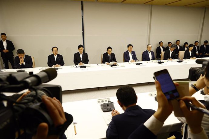 El primer ministro de Japón, Fumio Kishida, preside un encuentro sobre el vertido de agua de la central de Fukushima