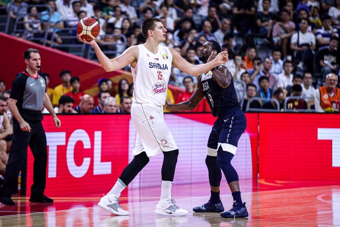 Archivo - El pívot serbio Nikola Jokic durante el Mundial de China de 2019