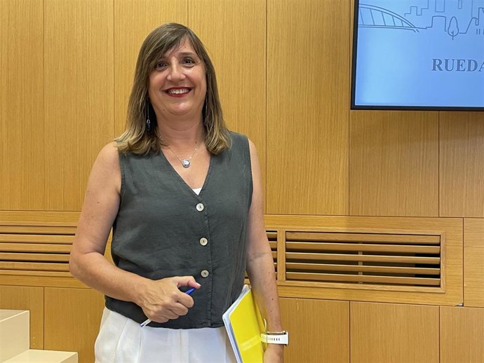 La portavoz del grupo municipal del PSOE, Lola Ranera.