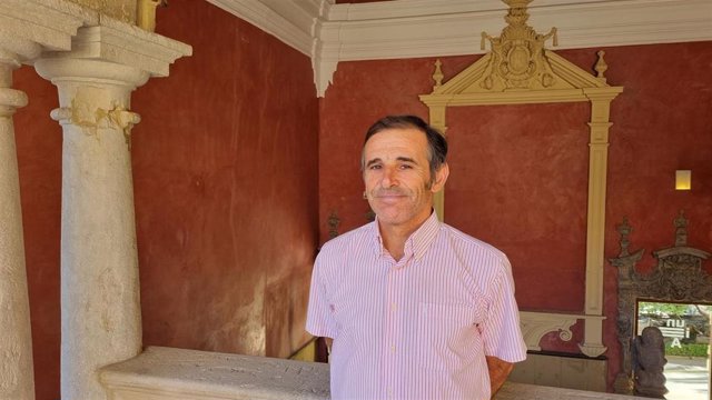 El director del curso de la UNIA 'Envejecimiento activo como respuesta al gran reto demográfico', Pedro Ángel Latorre, en la sede Antonio Machado de Baeza (Jaén).