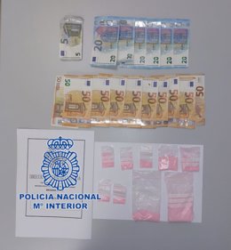 Nota De Prensa: La Policía Nacional Detiene En La Estación De Autobuses De Málaga A Un Pasajero Con 60 Gramos De Cocaína Rosa En Su Equipaje