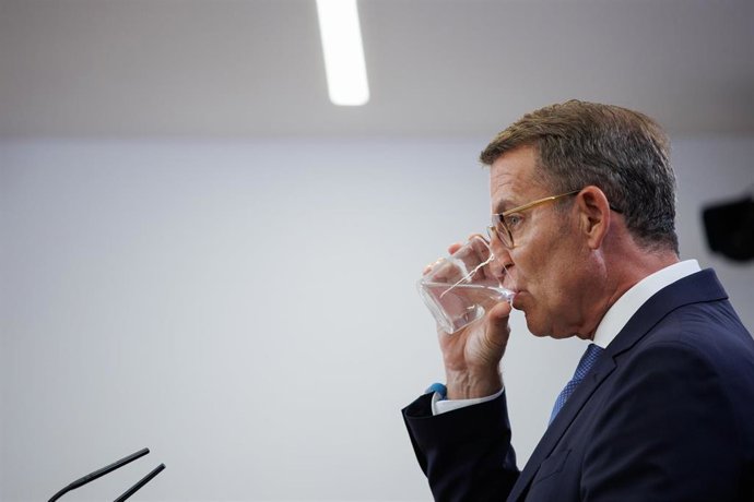 El presidente del PP y candidato a la Presidencia de España, Alberto Núñez Feijóo,en una rueda de prensa