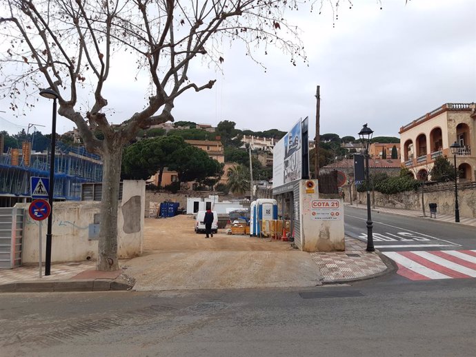 Solar del Passeig de la Riera de Tei on es construiran 18 habitatges de lloguer assequible.