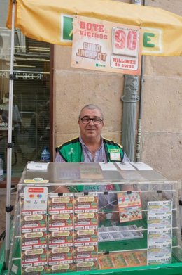 Julio Silverio Ojuel, vendedor del cupón premiado en Soria.