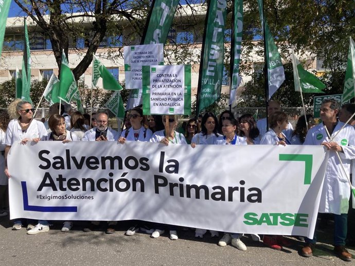Protesta de Saste contra la privatizacion de la Atención Primaria, el 14 marzo 2023.