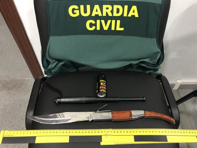 Las tres armas prohibidas intervenidas a un joven menor de edad en Puente Genil.