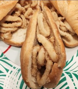 Archivo - Bocadillo de calamares