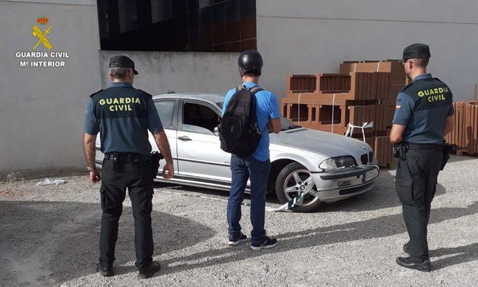 Coche robado localizado durante las fiestas de Silla