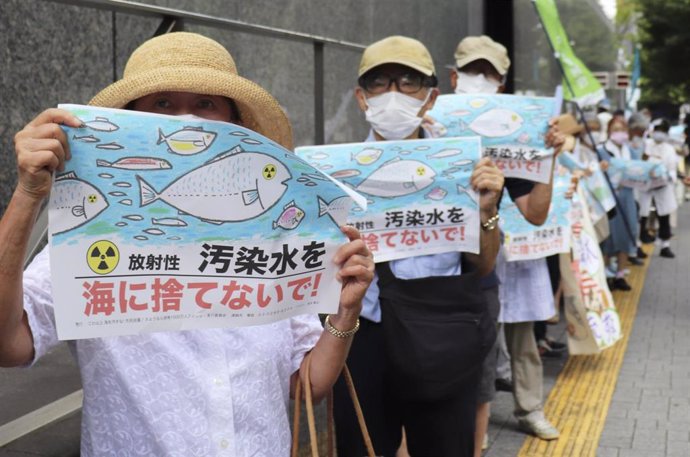 Concentració en Tokio contra el vertido de las aguas de la central nuclear de Fukushima