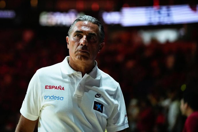 El seleccionador nacional de baloncesSergio Scariolo, ante Estados Unidos.