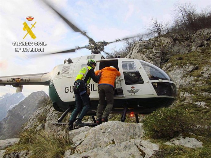 Imagen de archivo de una intervención de la Guardia Civil en un rescate de mon