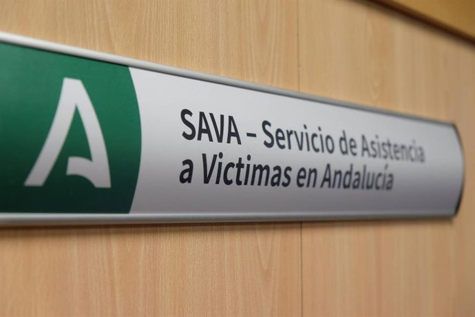 Letrero del Servicio de Atención a Víctimas en Andalucía.
