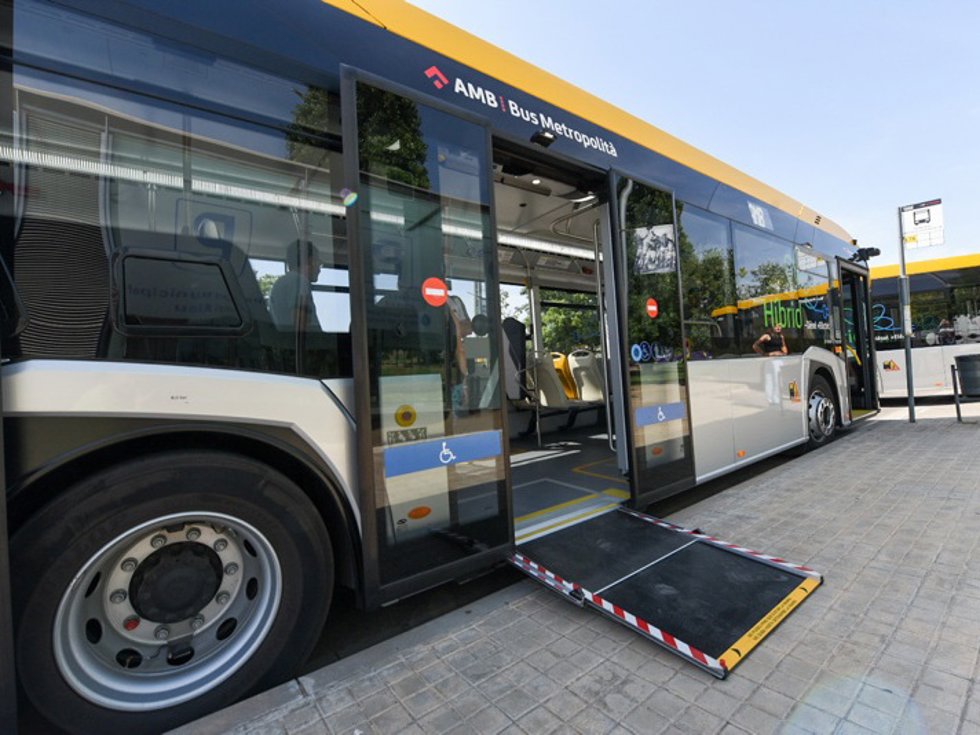 Archivo - Bus metropolitano del AMB.