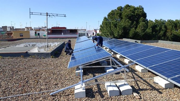 Imagen de una instalación de placas solares.