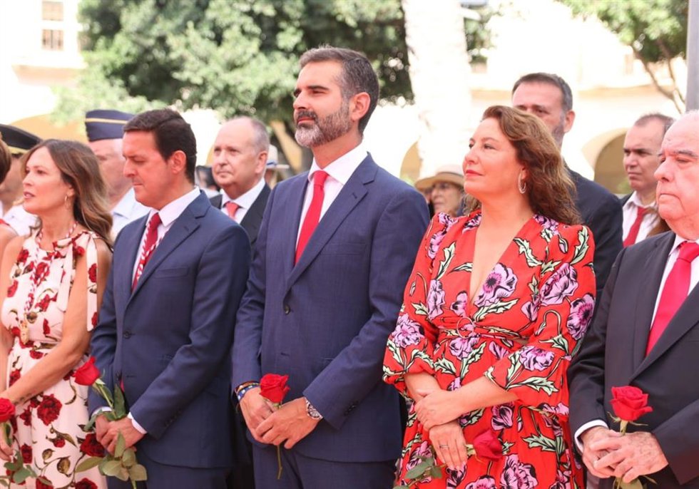 La consejera de Agricultura, Pesca, Agua y Desarrollo Rural, Carmen Crespo, y el consejero de Sostenibilidad, Medio Ambiente y Economía Azul, Ramón Fernández-Pacheco, en un acto en Almería.