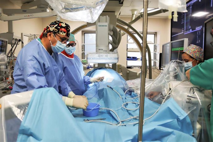 El Hospital Materno Infantil atiende cada año a una treintena de pacientes en la Unidad de arritmias pediátricas