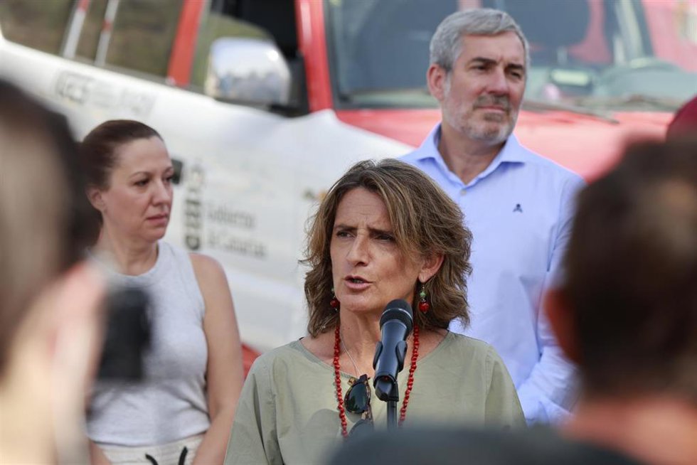 La vicepresidenta tercera y ministra para la Transición Ecológica y el Reto Demográfico, Teresa Ribera, ofrece una rueda de prensa tras su visita al Puesto de Mando Avanzado