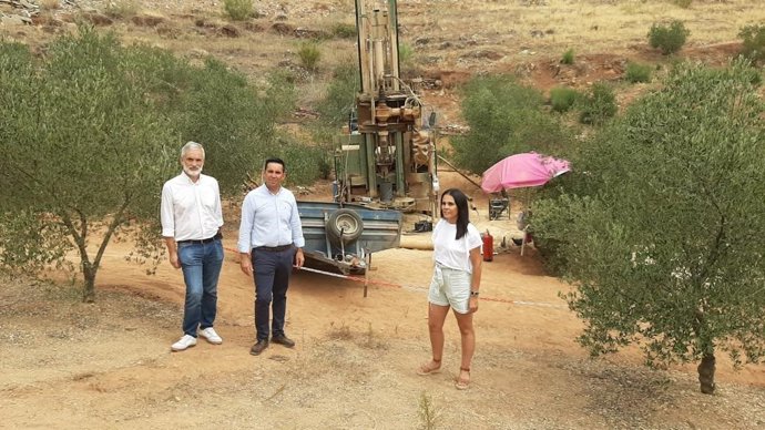 Sevilla.- La Diputación ultima más obras para suministrar agua en GUadalcanal y prevé una nueva conducción en Las Navas 